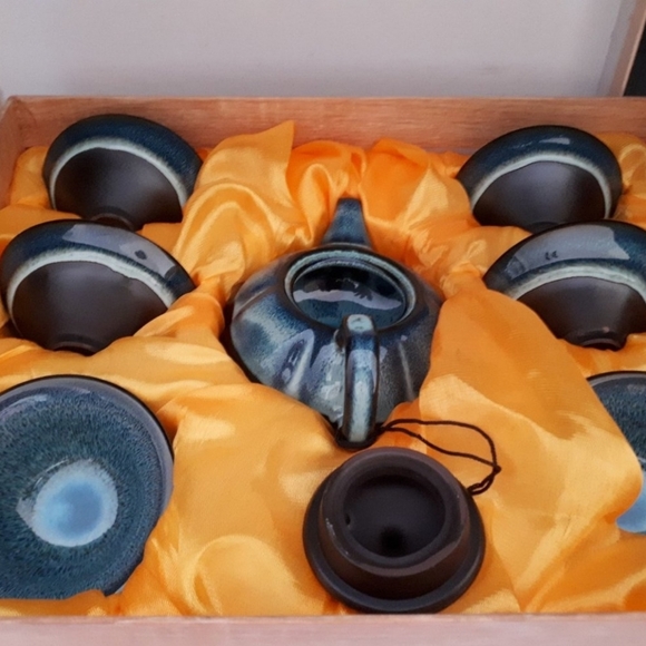 Chinese Tea Set - Picture 2 of 16